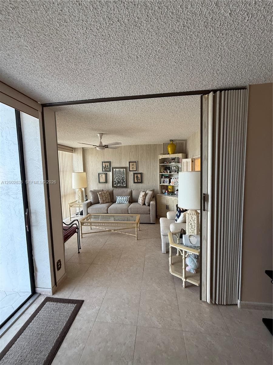 Oceanview park condo · #407 in Hallandale Beach - Photo 5