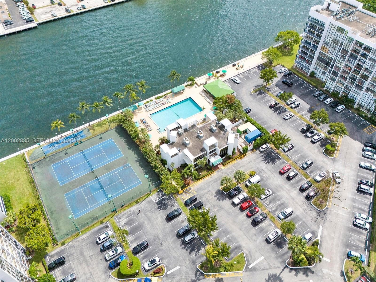 Oceanview park condo · #407 in Hallandale Beach - Photo 24