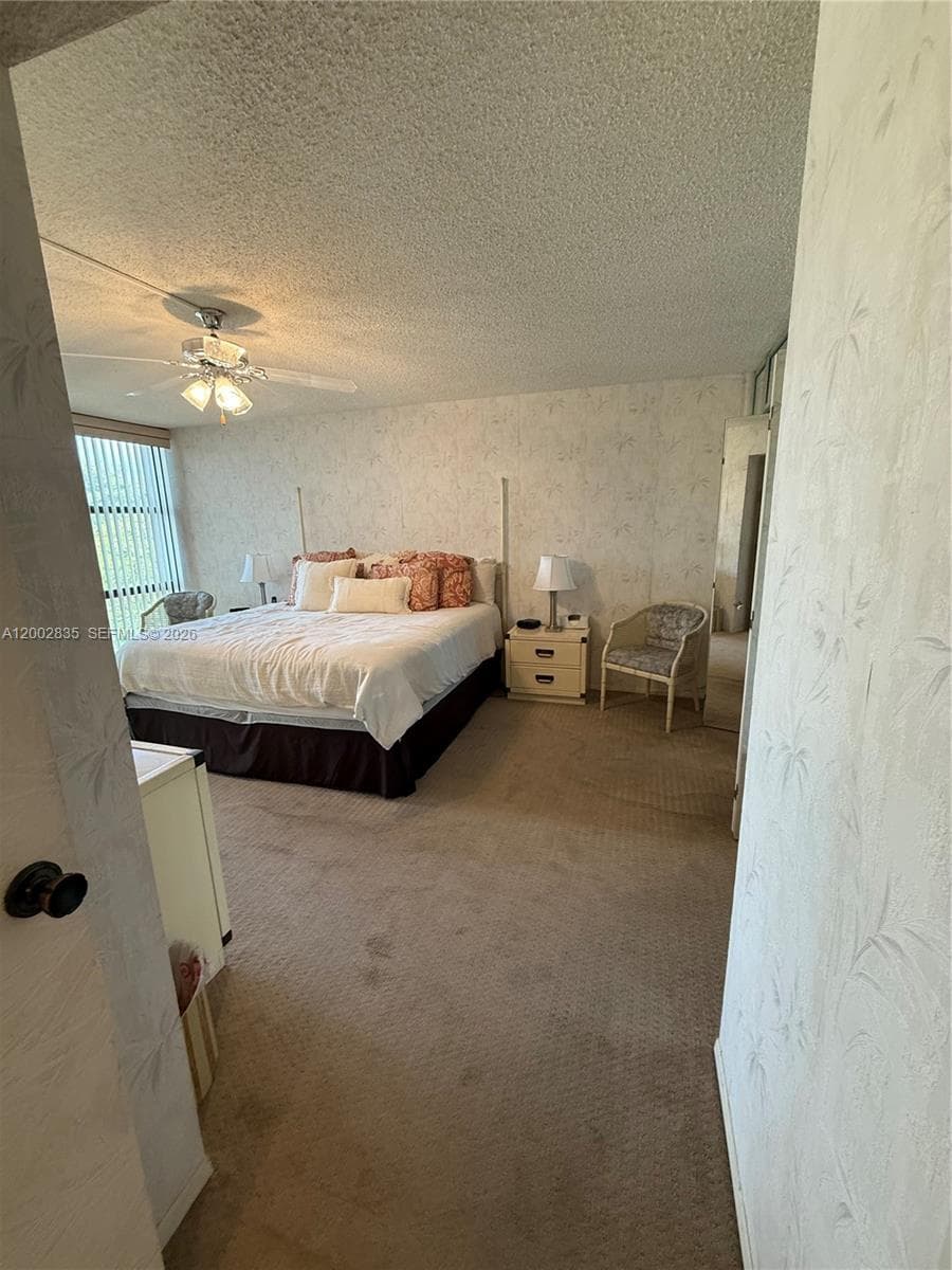 Oceanview park condo · #407 in Hallandale Beach - Photo 10