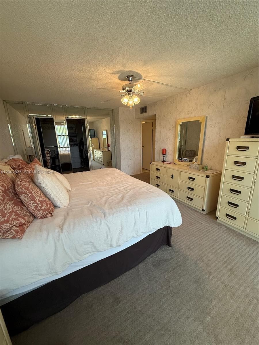 Oceanview park condo · #407 in Hallandale Beach - Photo 14