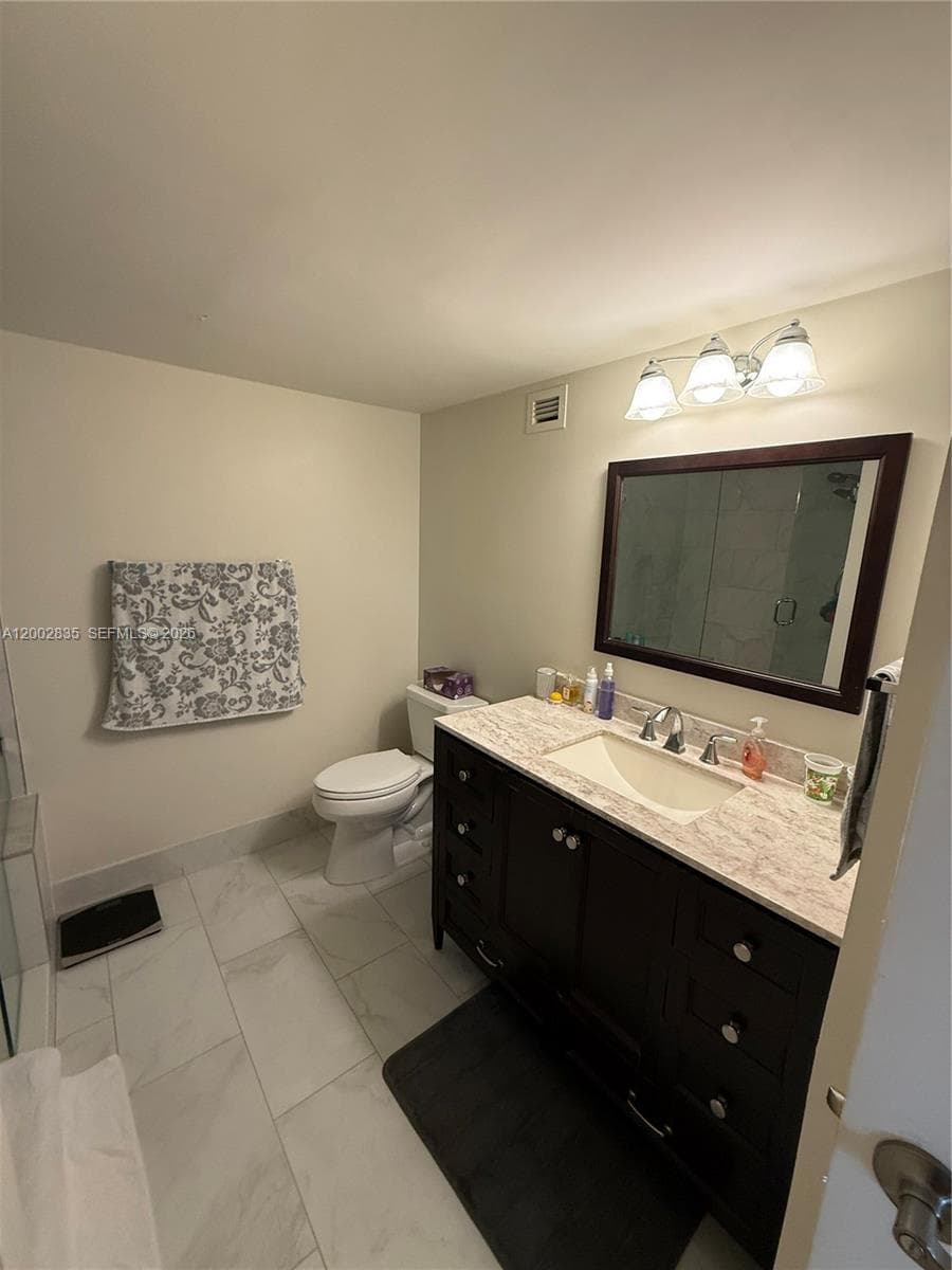 Oceanview park condo · #407 in Hallandale Beach - Photo 11