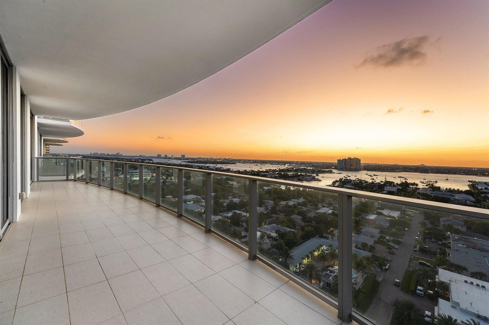 045-3100NorthOceanDrive-1702P-RivieraBea
