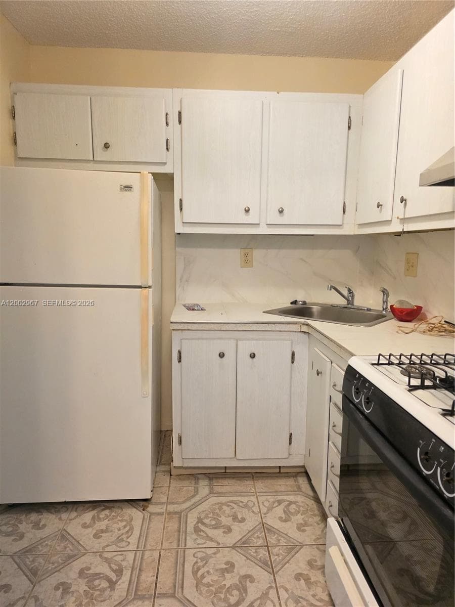 RO-MONT SOUTH CONDO MNPQ · #N4 in Miami Gardens - Photo 4