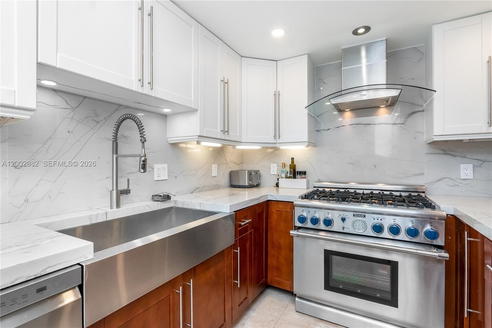 PARKER TOWER CONDO · #606 in Hallandale Beach - Photo 8