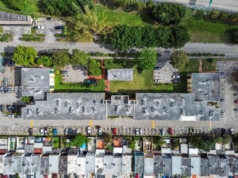 LAS ESTRELLAS CONDO · #120 in Hialeah - Photo 13