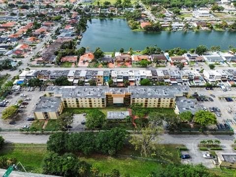 LAS ESTRELLAS CONDO · #120 in Hialeah - Photo 14