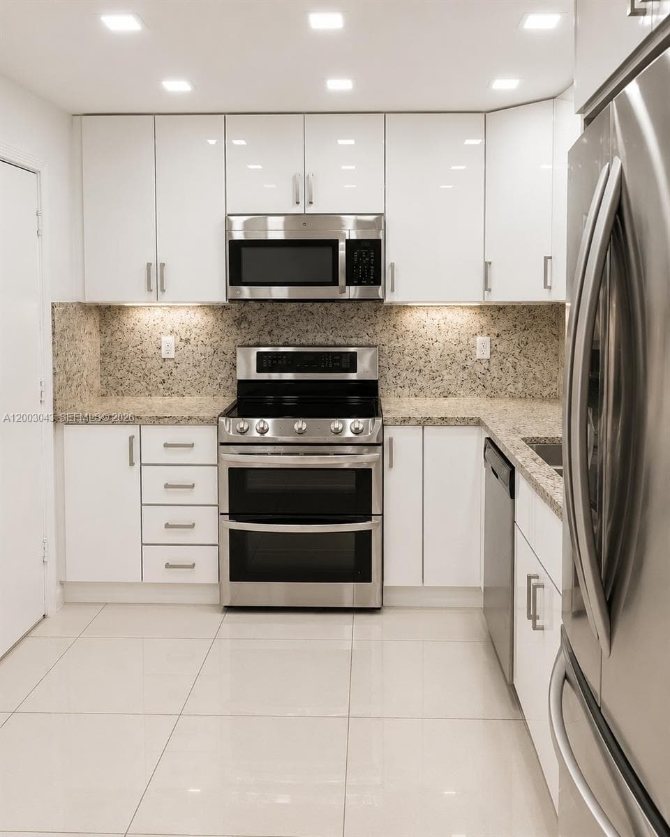 ST REGIS APTS CONDO · #2G in Bay Harbor Islands - Photo 13