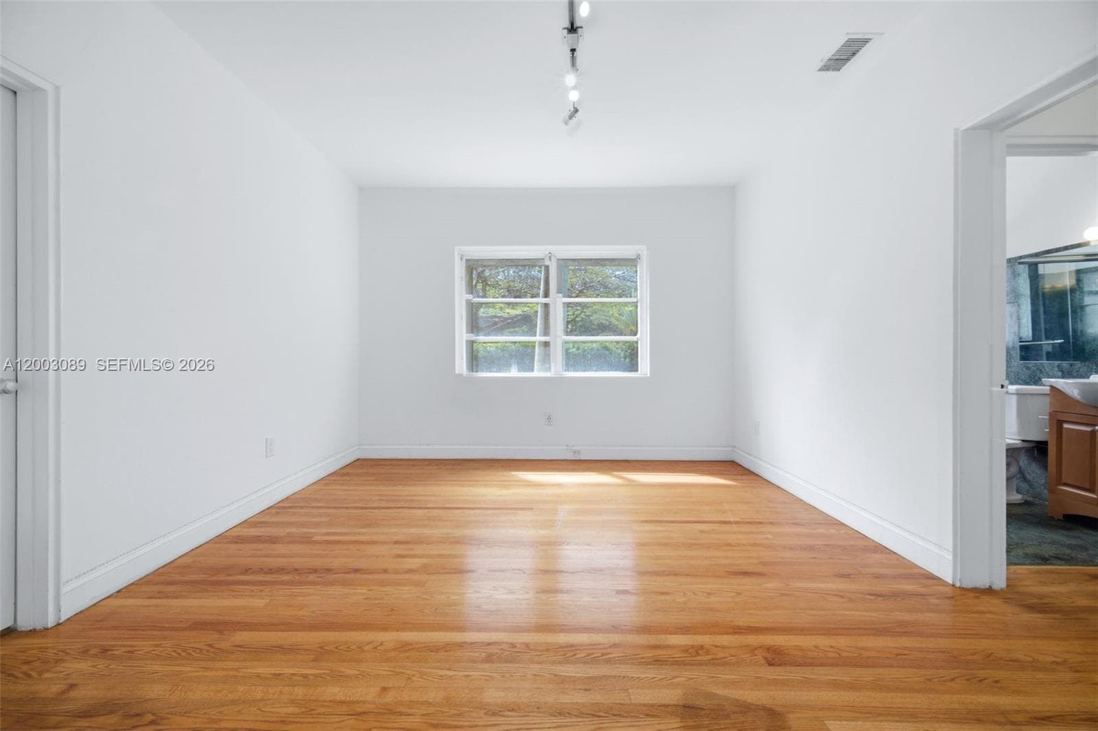 2300 S Miami Ave photo 32