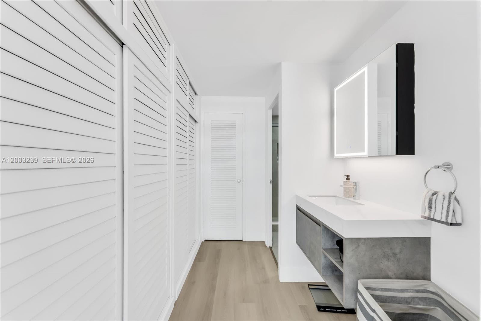 2nd bathroom