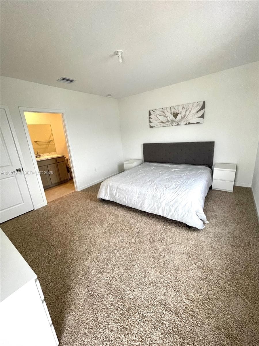 916 SE 19th St #916 photo 9
