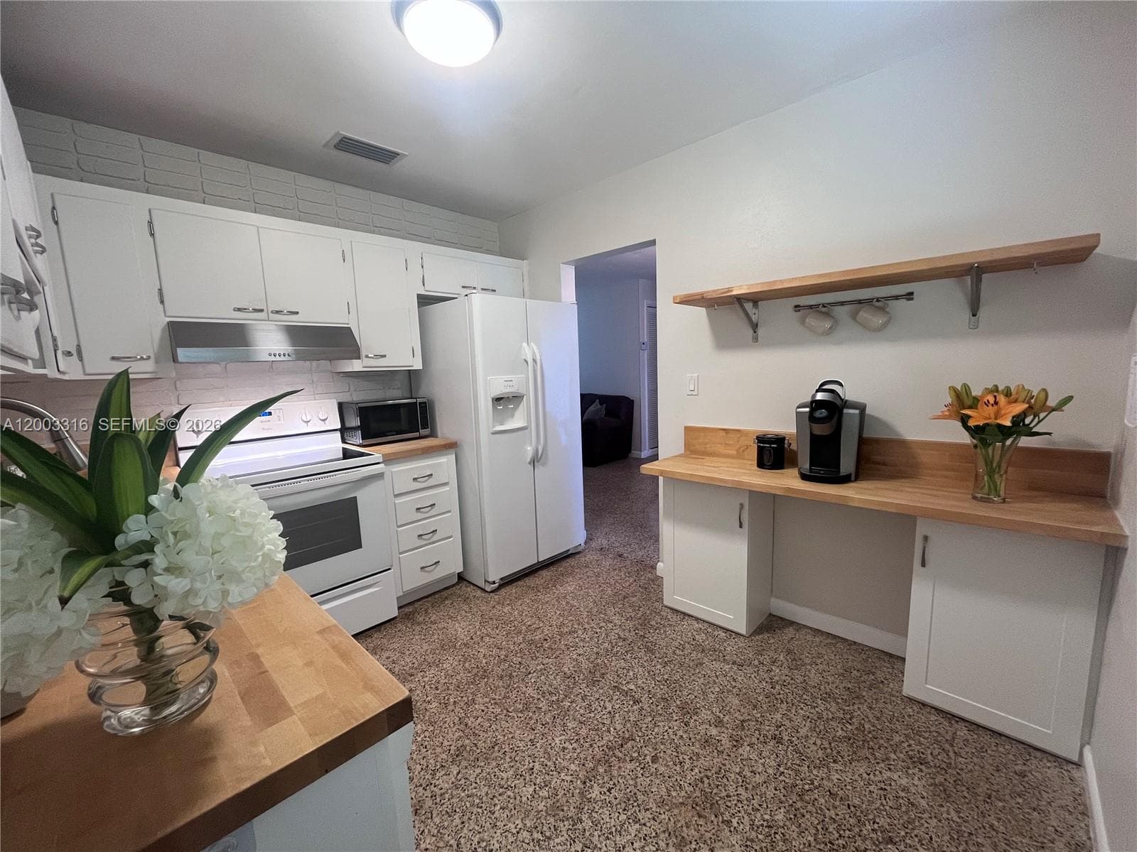 9840 SW 165th Ter photo 2