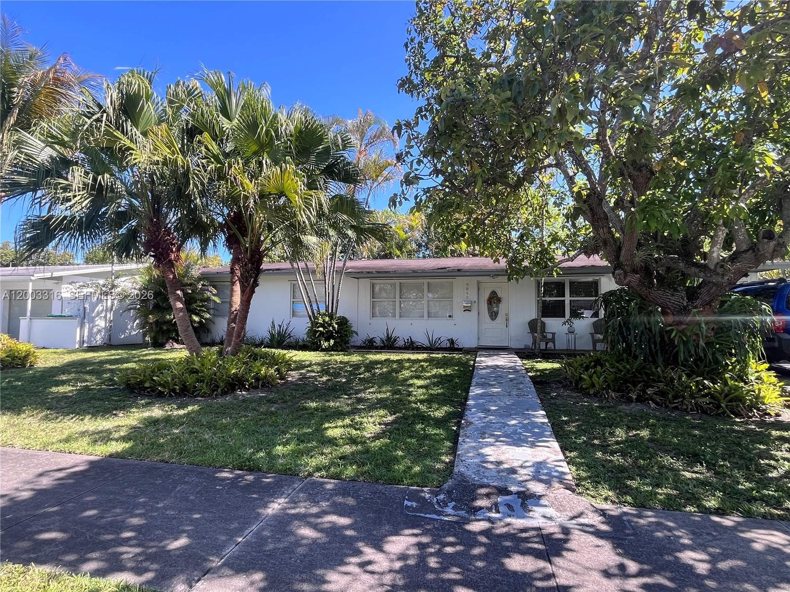 9840 SW 165th Ter photo 1