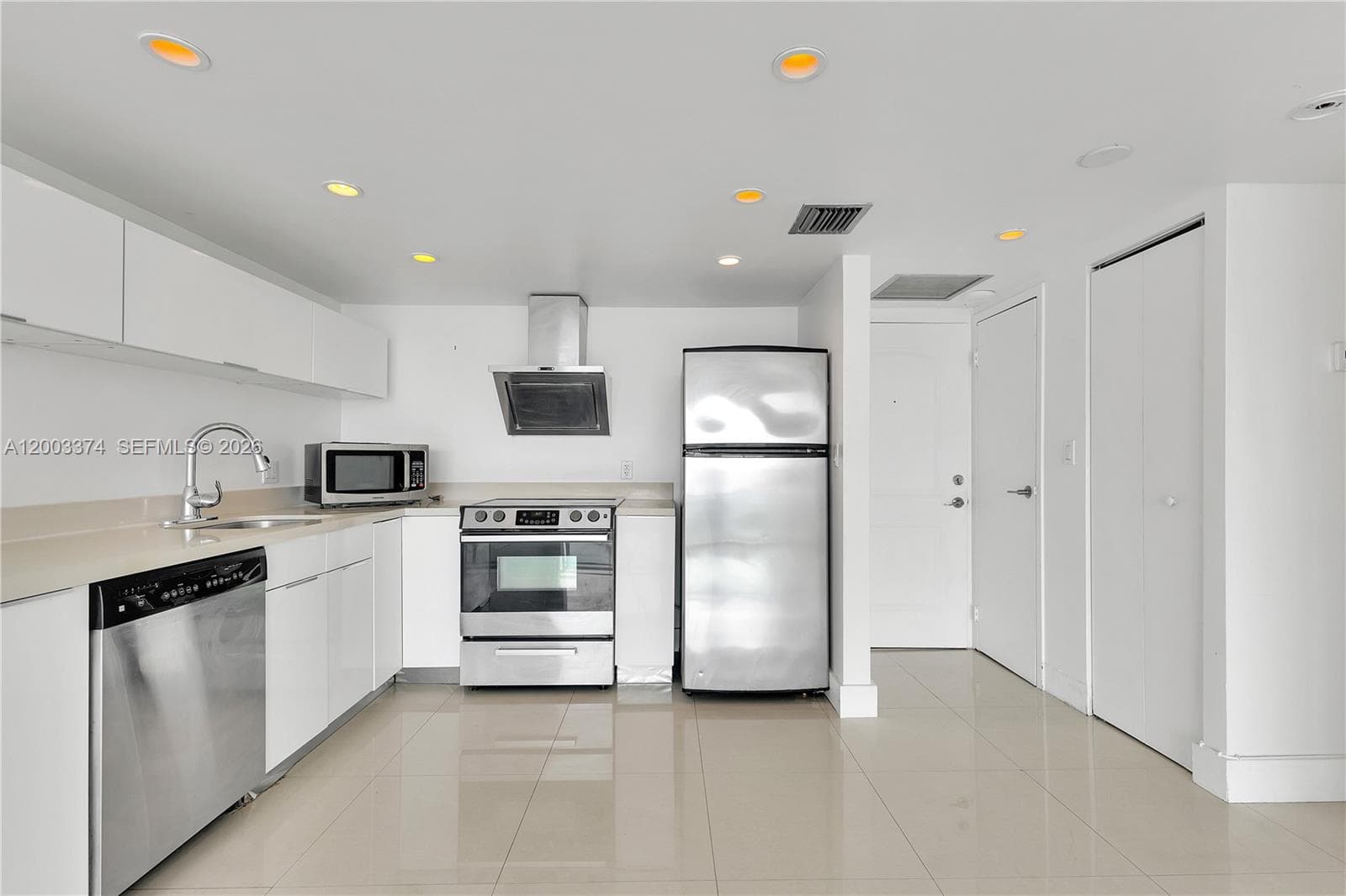 ARLEN HOUSE EAST CONDO · #1002 in Sunny Isles Beach - Photo 1