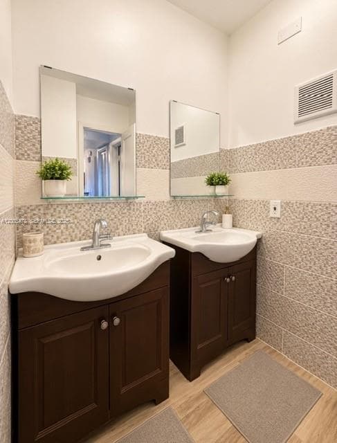 FIRST GULFSTREAM GARDEN · #306C in Hallandale Beach - Photo 9