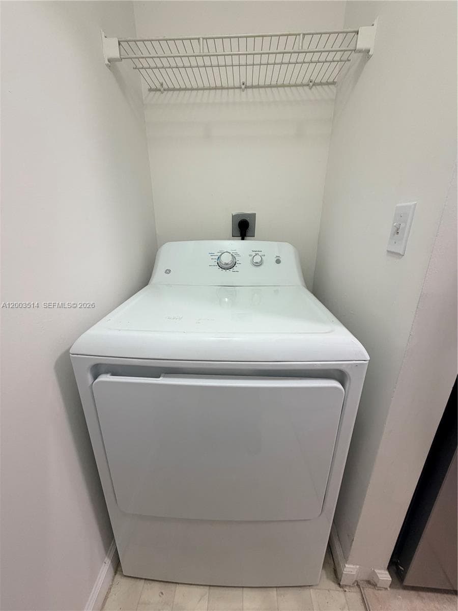 similar master bathroom