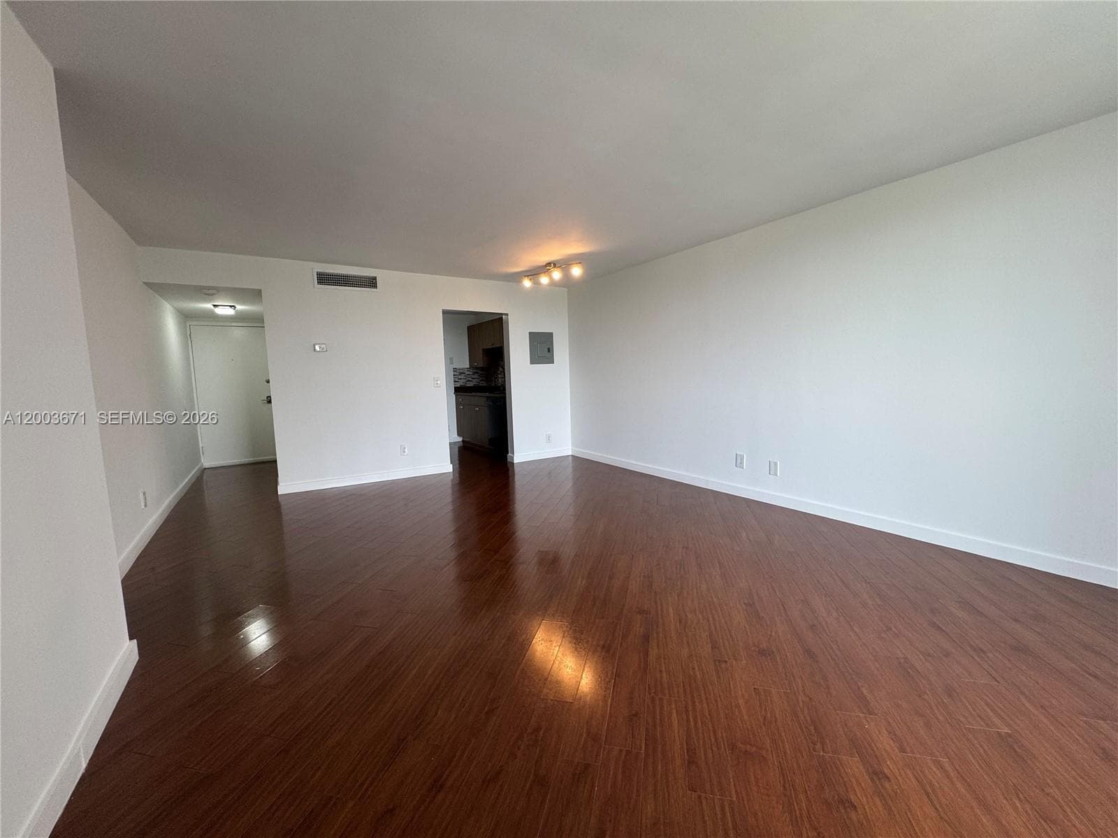 KEYSTONE TOWERS CONDO · #810 in North Miami - Photo 5