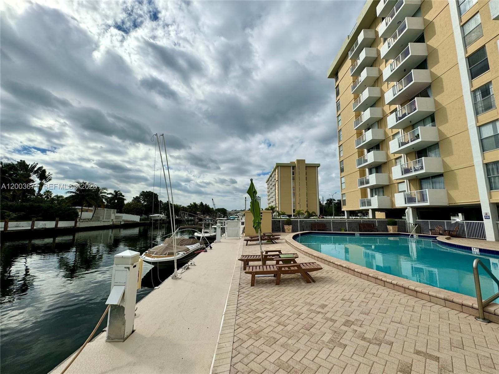 KEYSTONE TOWERS CONDO · #810 in North Miami - Photo 35