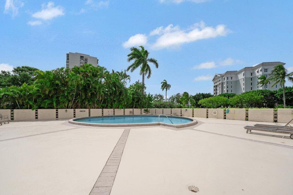 Pool 1