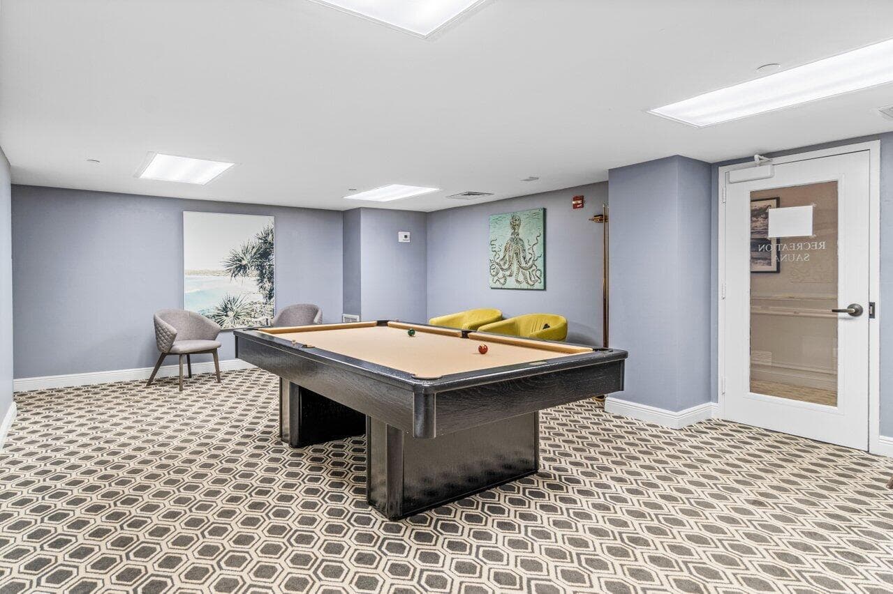 BILLARDS