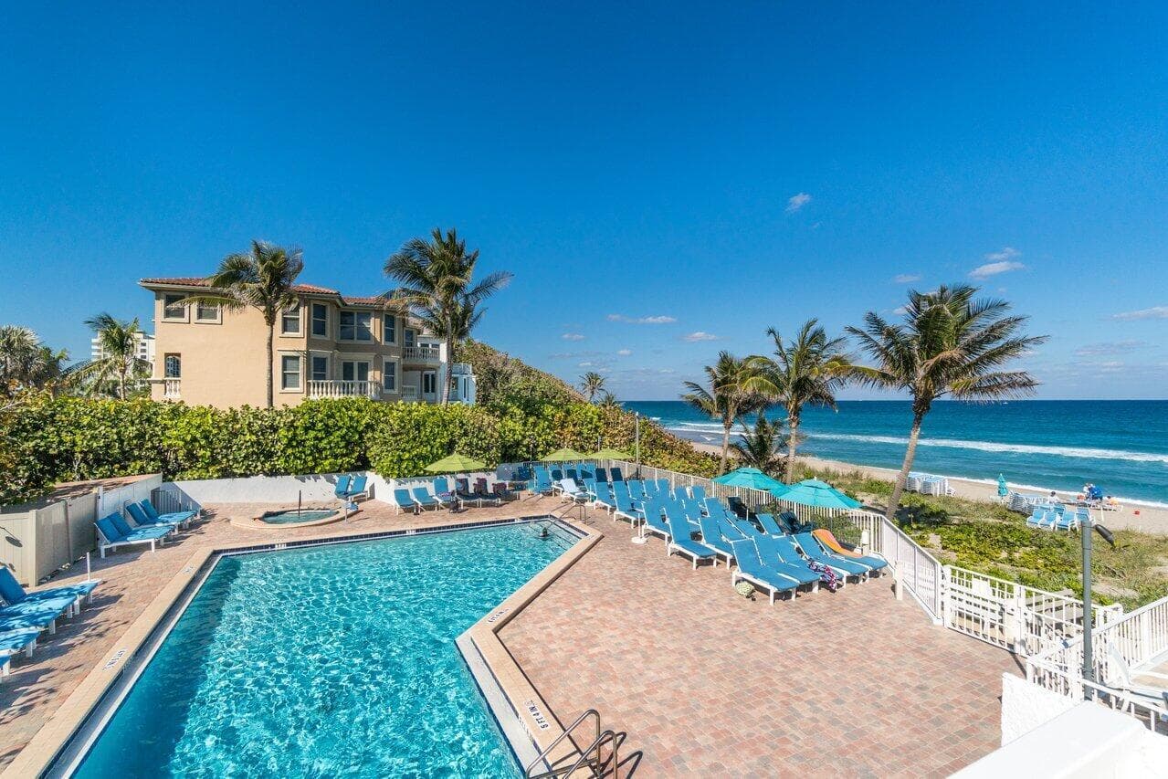 BEACH CLUB POOL