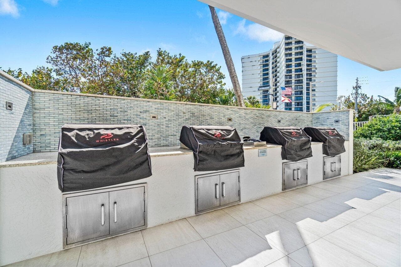 BEACH BBQ AREA