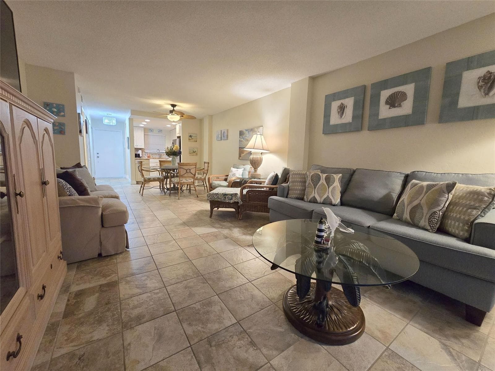 Living/Dining Area
