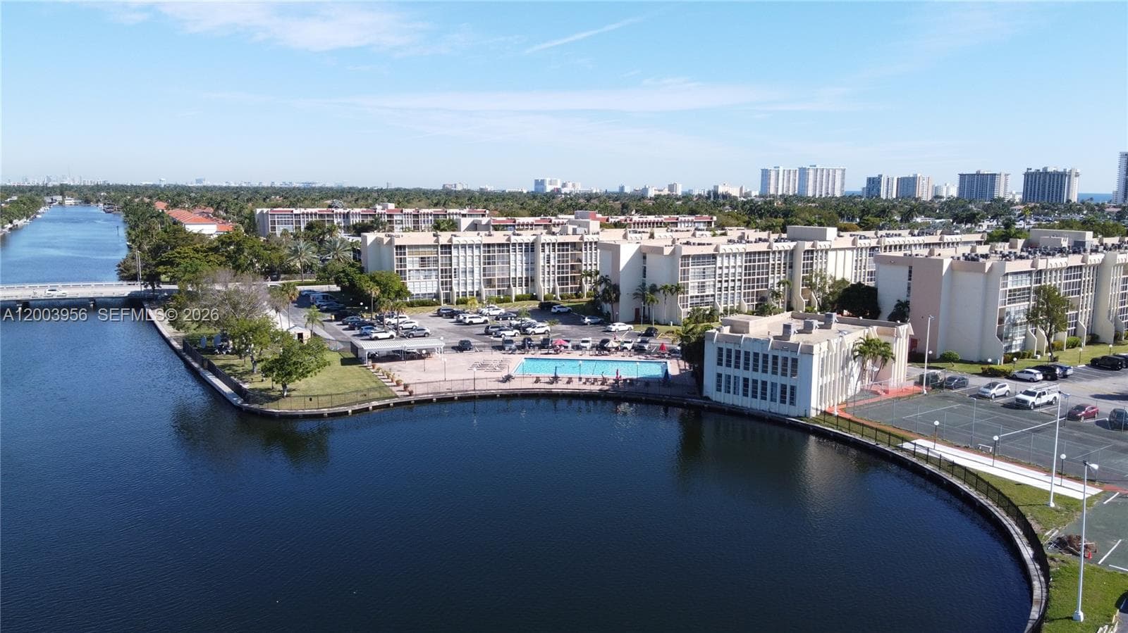 Desoto · #411 in Hallandale Beach - Photo 2