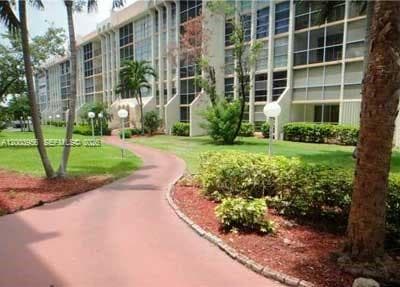 Desoto · #411 in Hallandale Beach - Photo 3