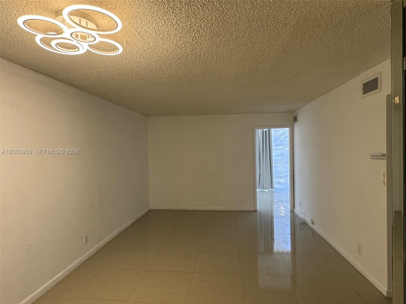 Desoto · #411 in Hallandale Beach - Photo 5