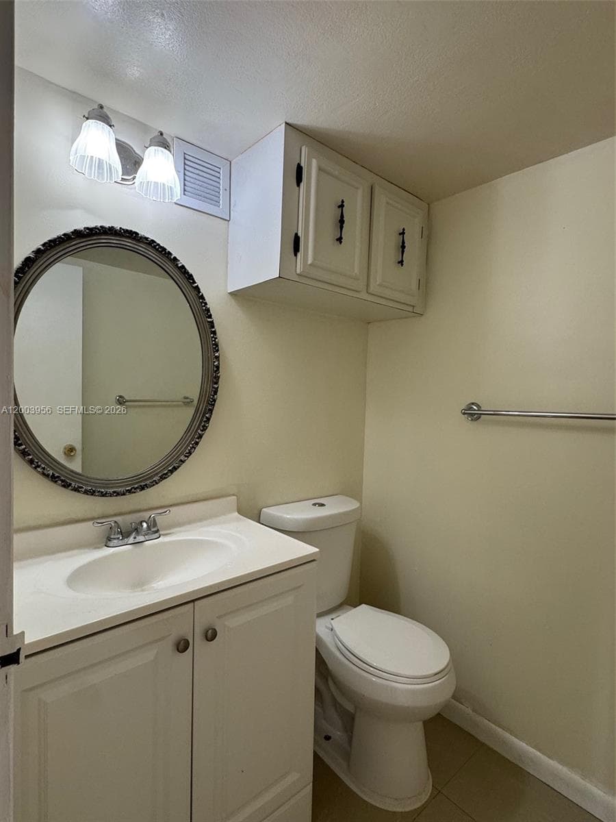 Desoto · #411 in Hallandale Beach - Photo 9