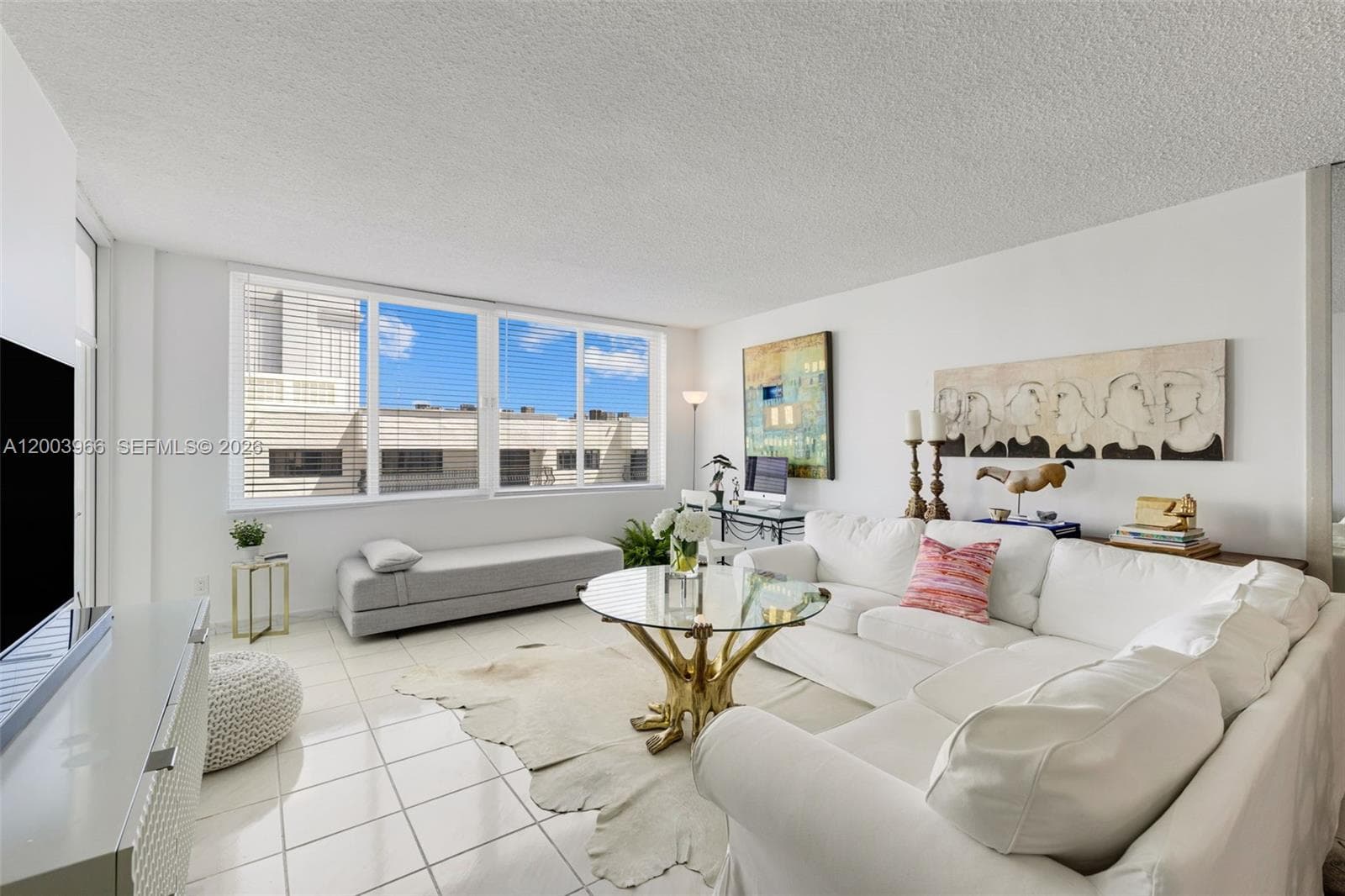 Carriage House · #611 in Miami Beach - Photo 2