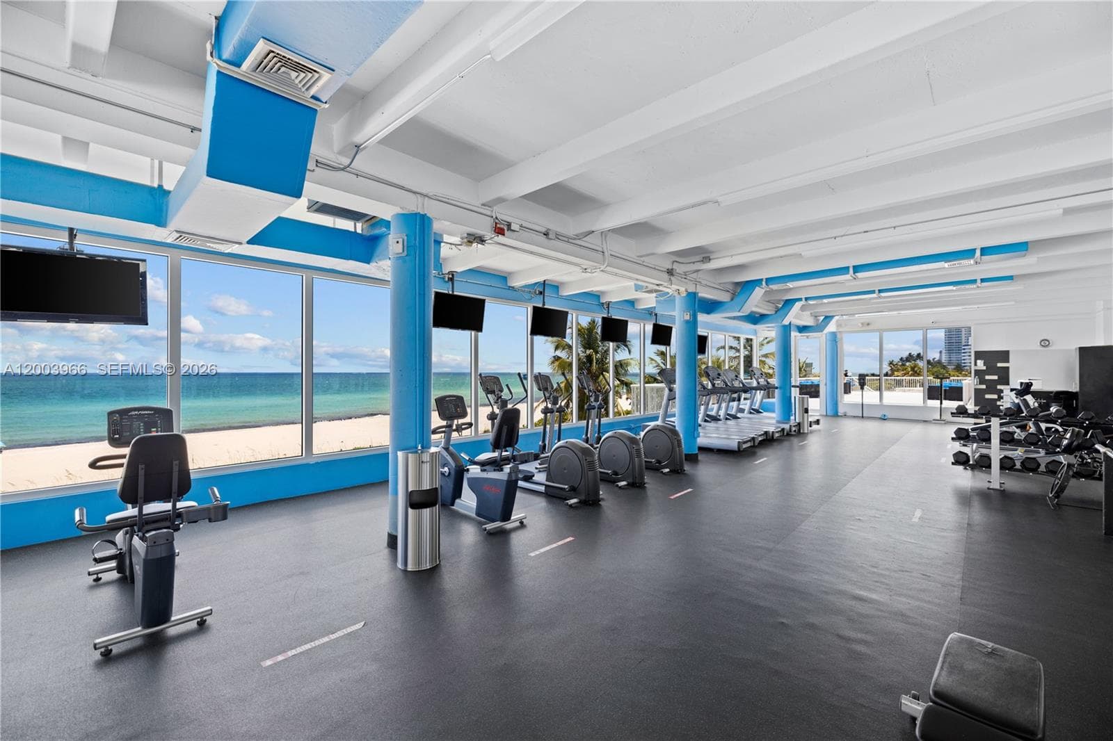 Carriage House · #611 in Miami Beach - Photo 32