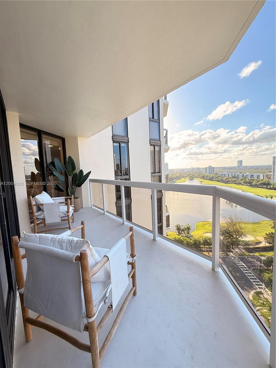 LANDMARK · #1907 in Aventura - Photo 13