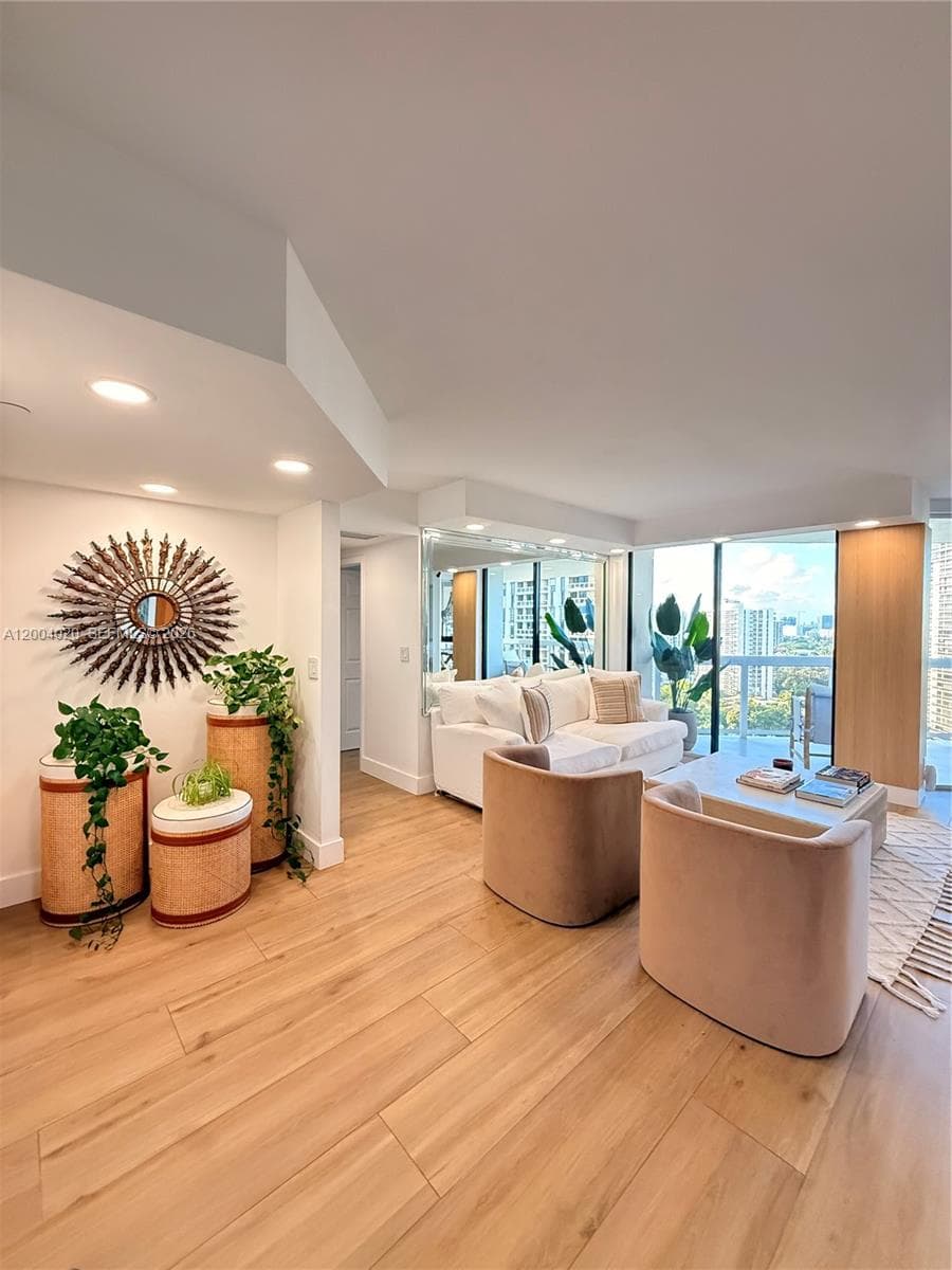 LANDMARK · #1907 in Aventura - Photo 7