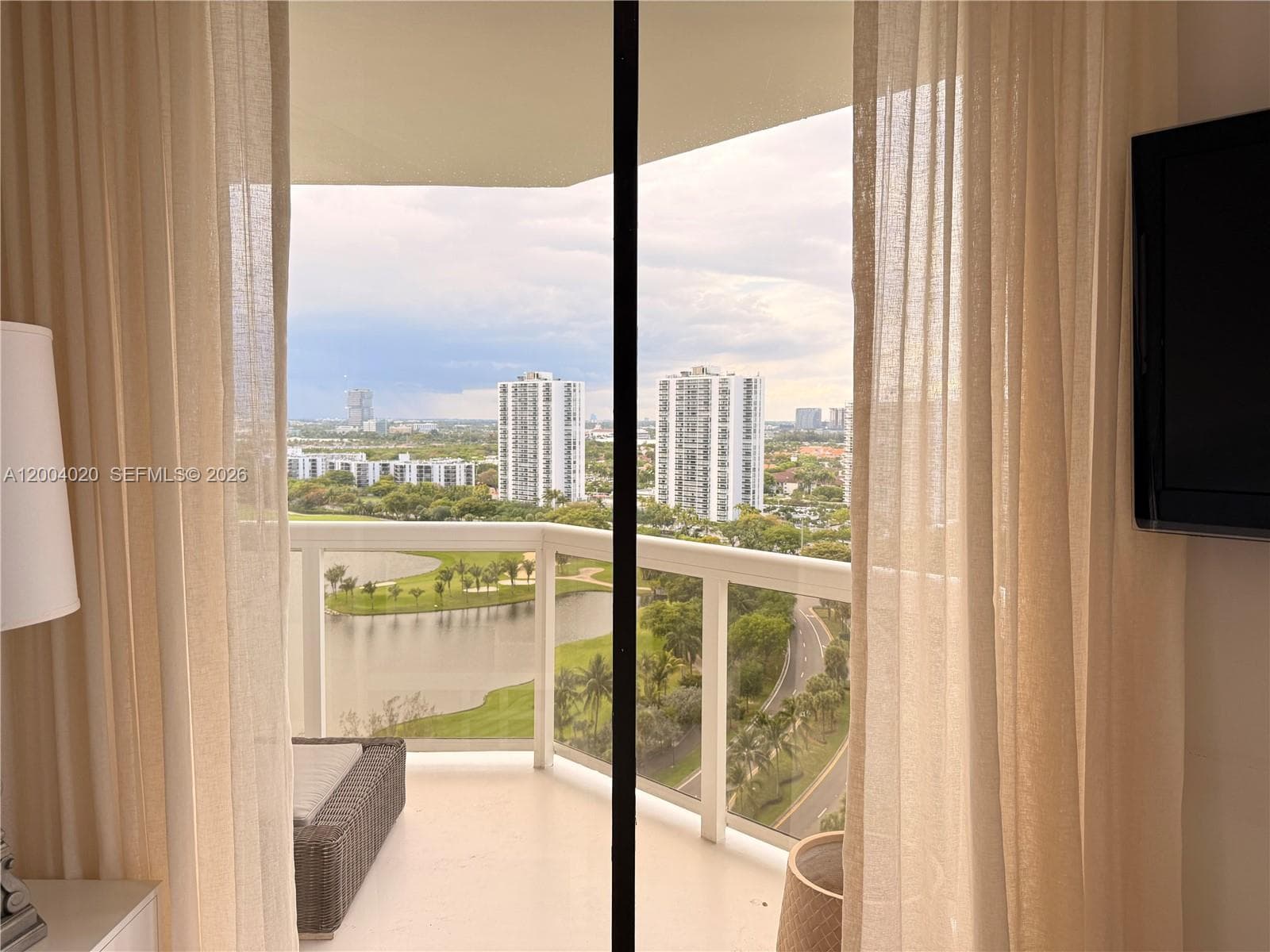 LANDMARK · #1907 in Aventura - Photo 30