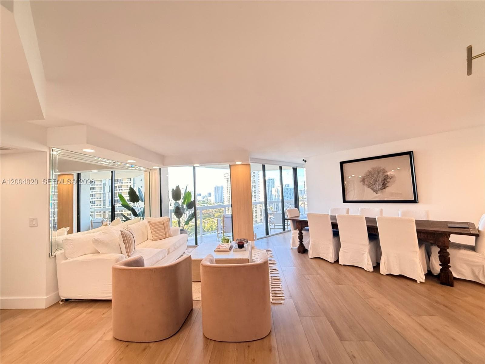 LANDMARK · #1907 in Aventura - Photo 4