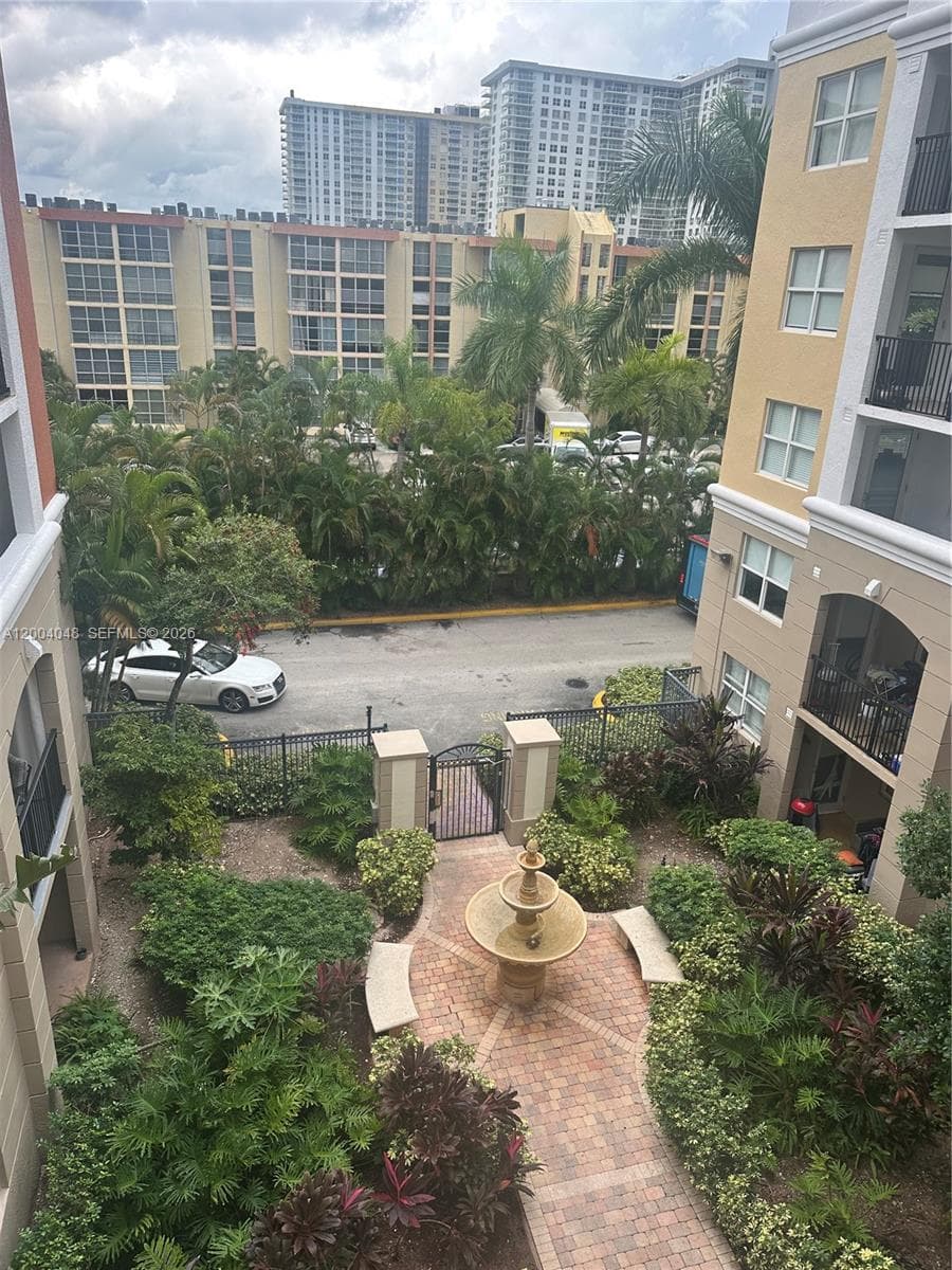 Porto Bellagio · #3402 in Sunny Isles Beach - Photo 5