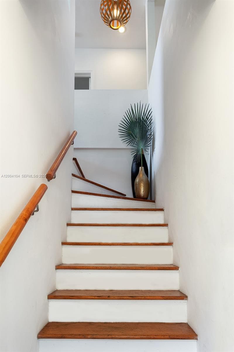 THE CASA BELLA CONDO ON S · #2 in Miami Beach - Photo 25