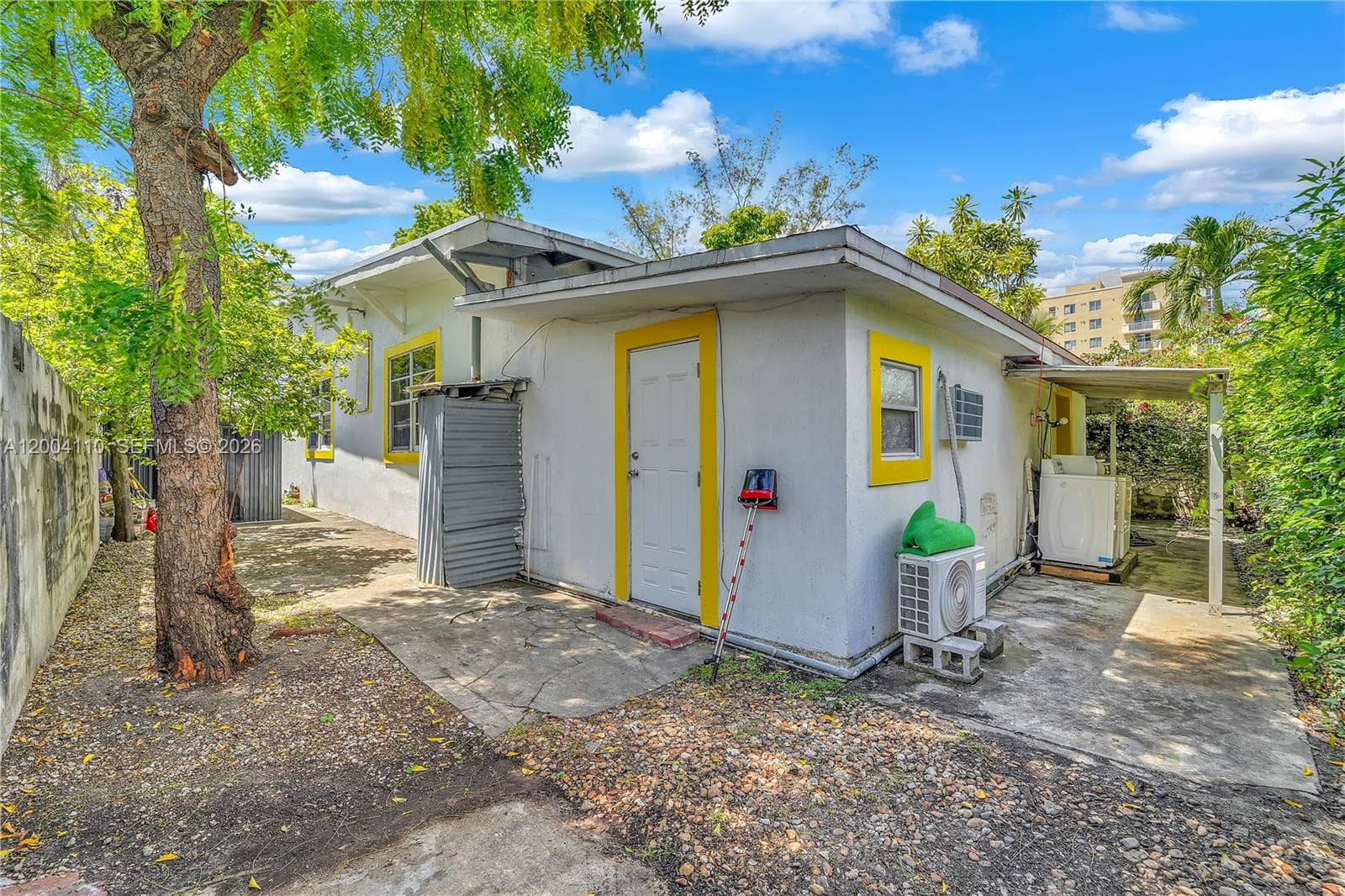 219 SW 6th Ave photo 21