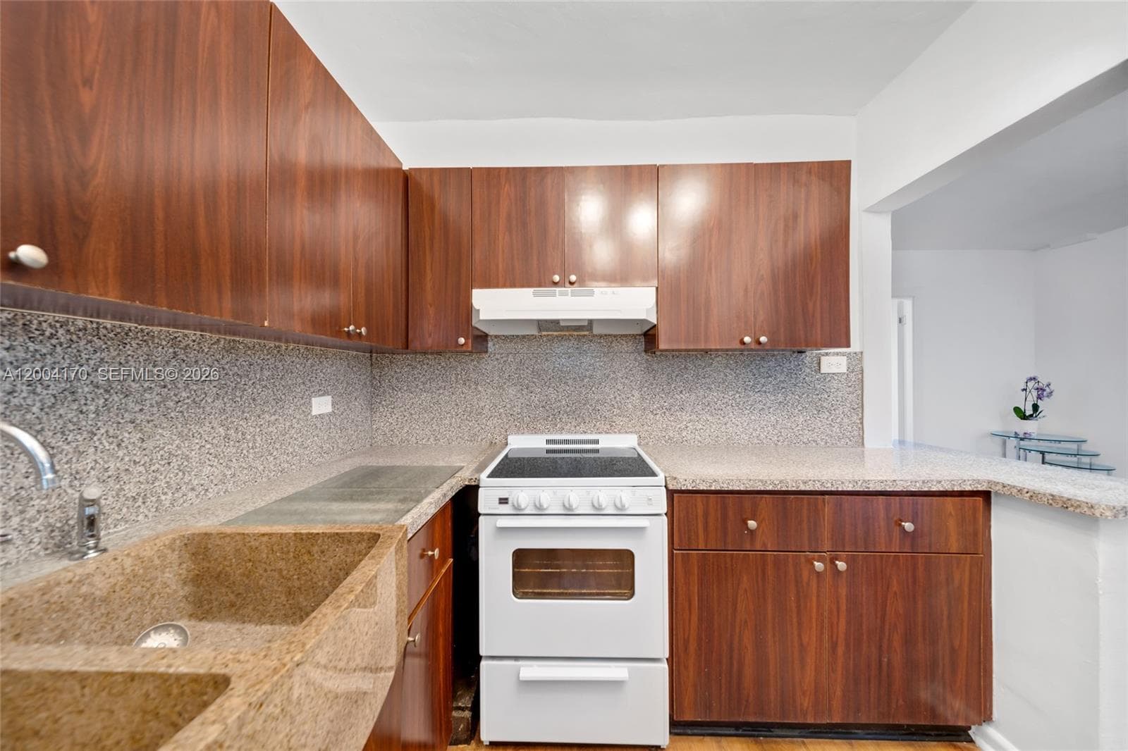 Tower East · #110 in Miami Beach - Photo 4