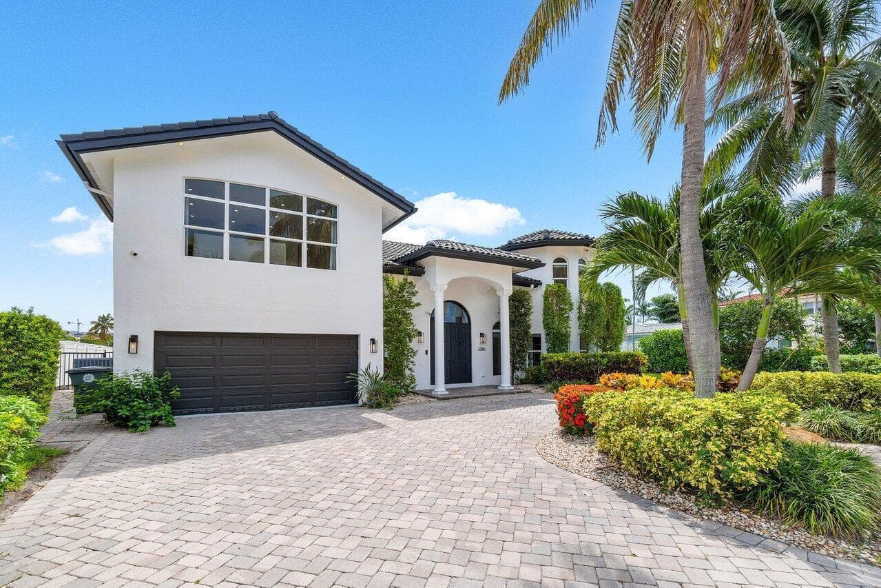 1366 Sw 4th Court