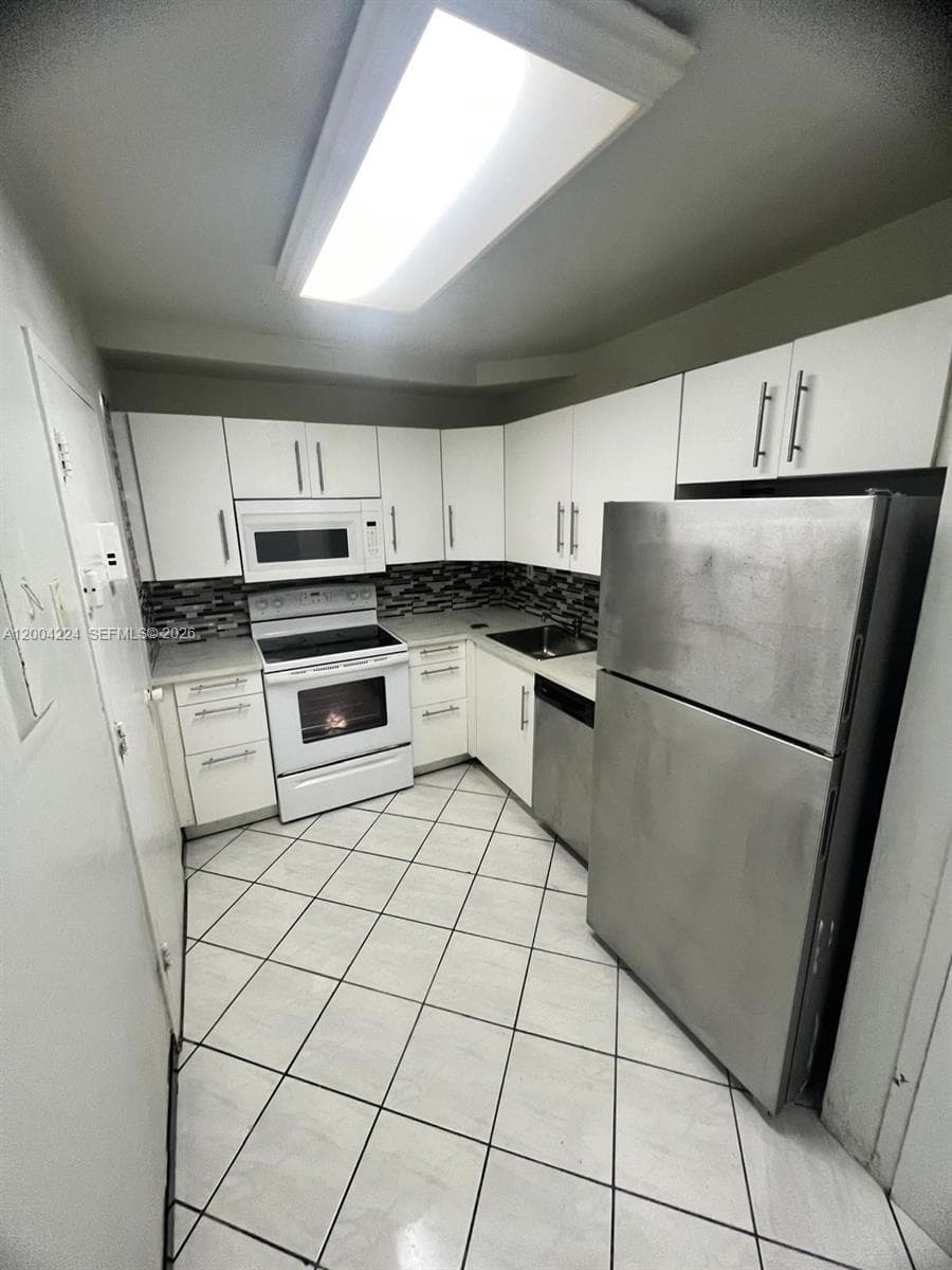 KENNEDY HOUSE CONDO · #PH-J in North Bay Village - Photo 12