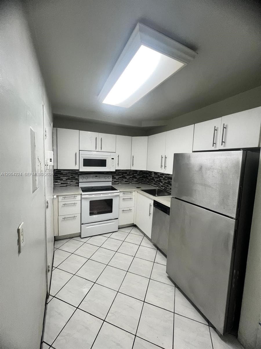 KENNEDY HOUSE CONDO · #PH-J in North Bay Village - Photo 7