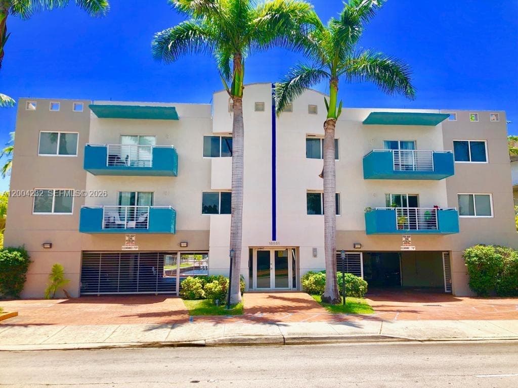 EASTERN SHORES MANOR · #27 in North Miami Beach - Photo 1