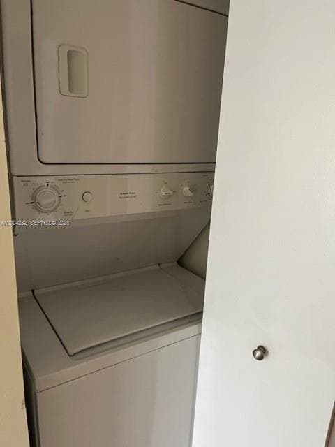 EASTERN SHORES MANOR · #27 in North Miami Beach - Photo 11