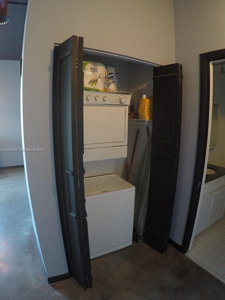 Washer / Dryer Inside
