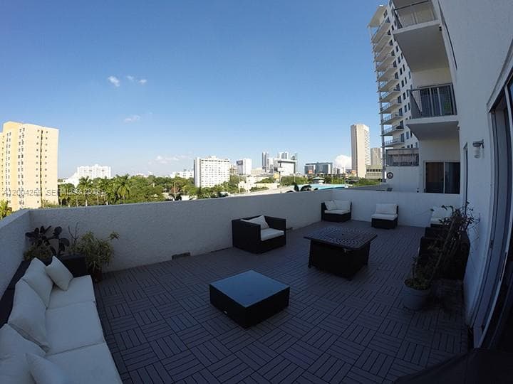 Extra Large 2nd Balcony