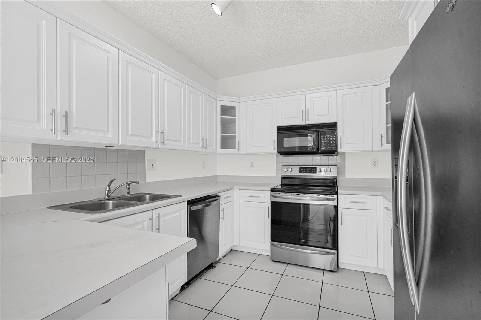 1675 Yellowheart Way photo 12