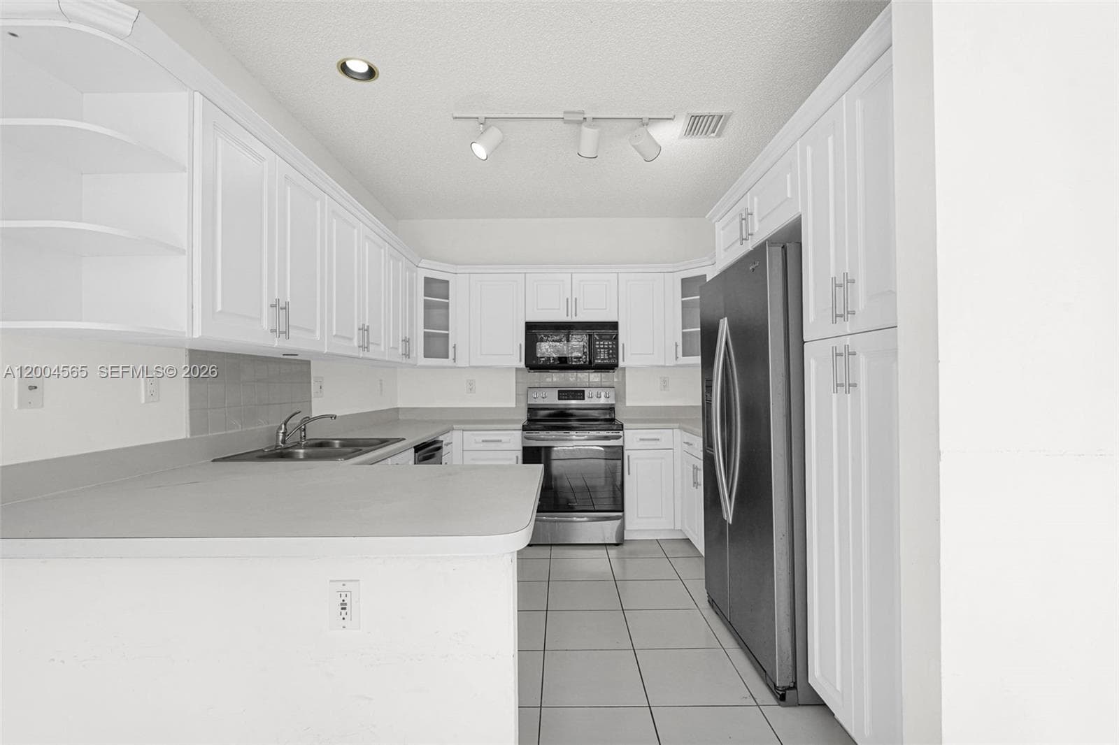 1675 Yellowheart Way photo 10