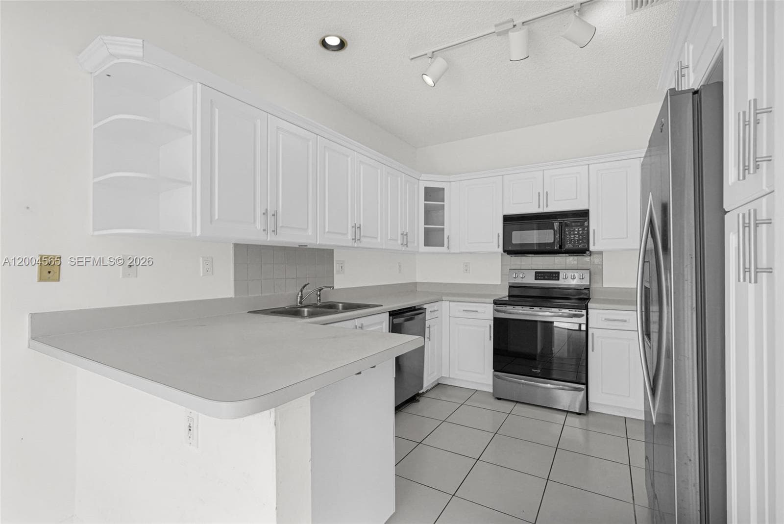 1675 Yellowheart Way photo 11
